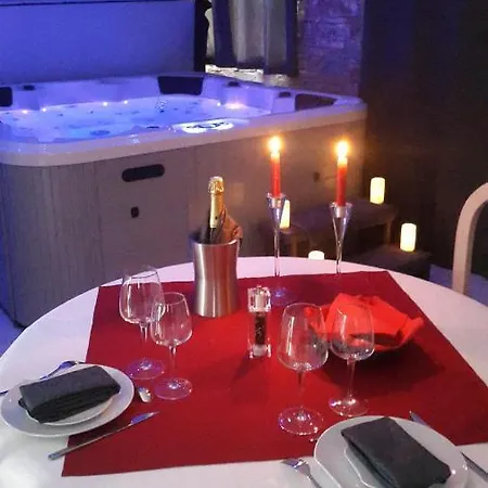 Aux Reves Des Mees Holiday home Les Mees