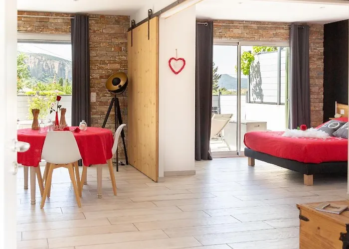 Aux Rêves Des Mées *